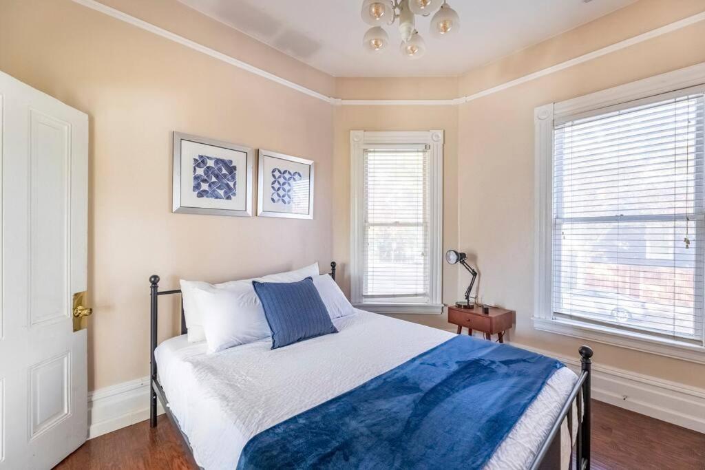 A+ 2 Bedroom Victorian Home Away From Home Sacramento Exterior foto